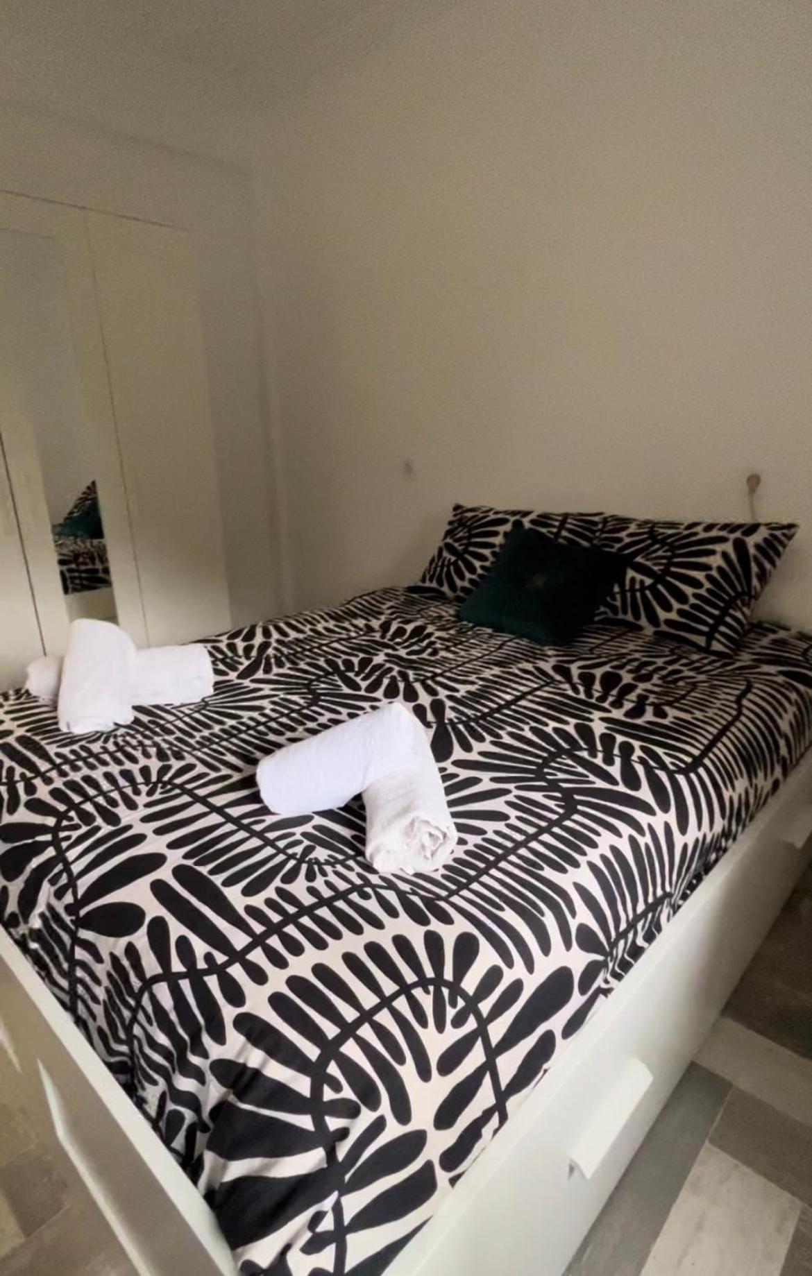 סביליה Lovely Rooms En Piso Compartido מראה חיצוני תמונה